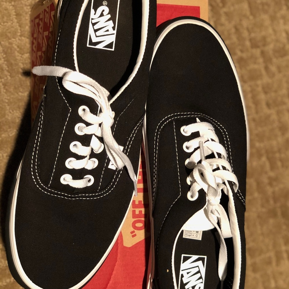 BNWT Men’s Vans size 11